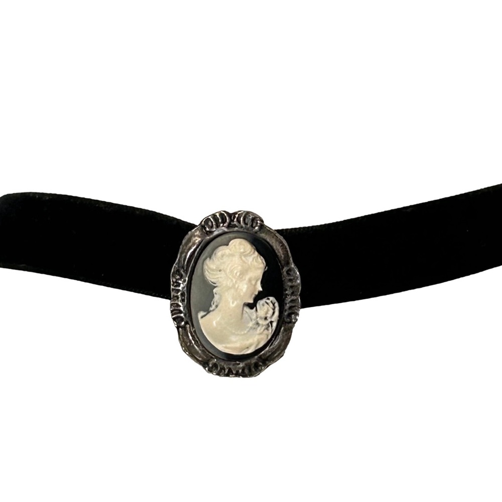 Victorian Style Black White Silver 925 Cameo Pendant Black Ribbon